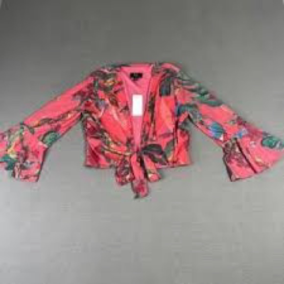 G by Giuliana Tops - NWT SIZE S G by Giuliana Pink Floral Crop Top